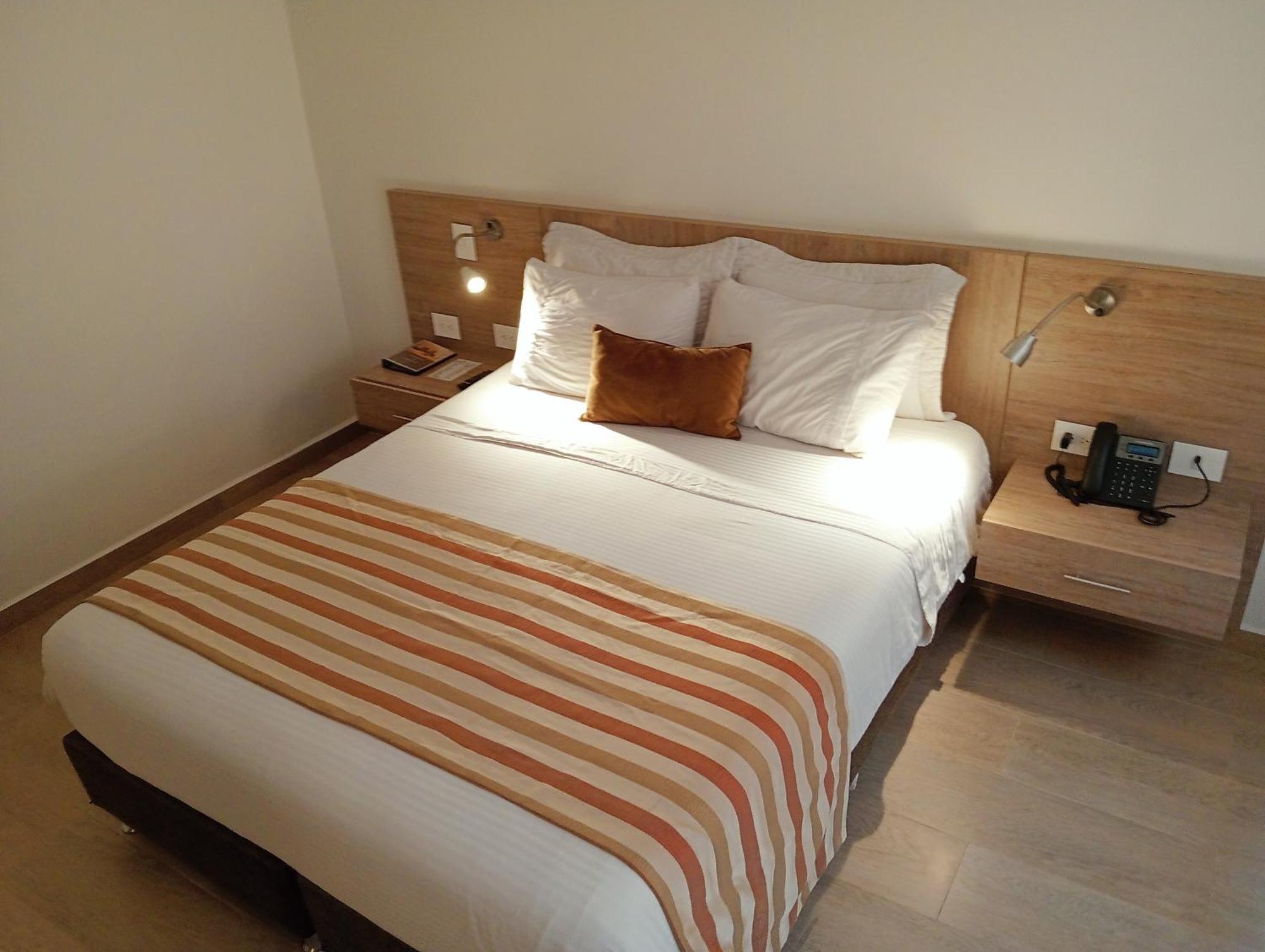 Hotel Lomas 10 Medellin By Dico Extérieur photo