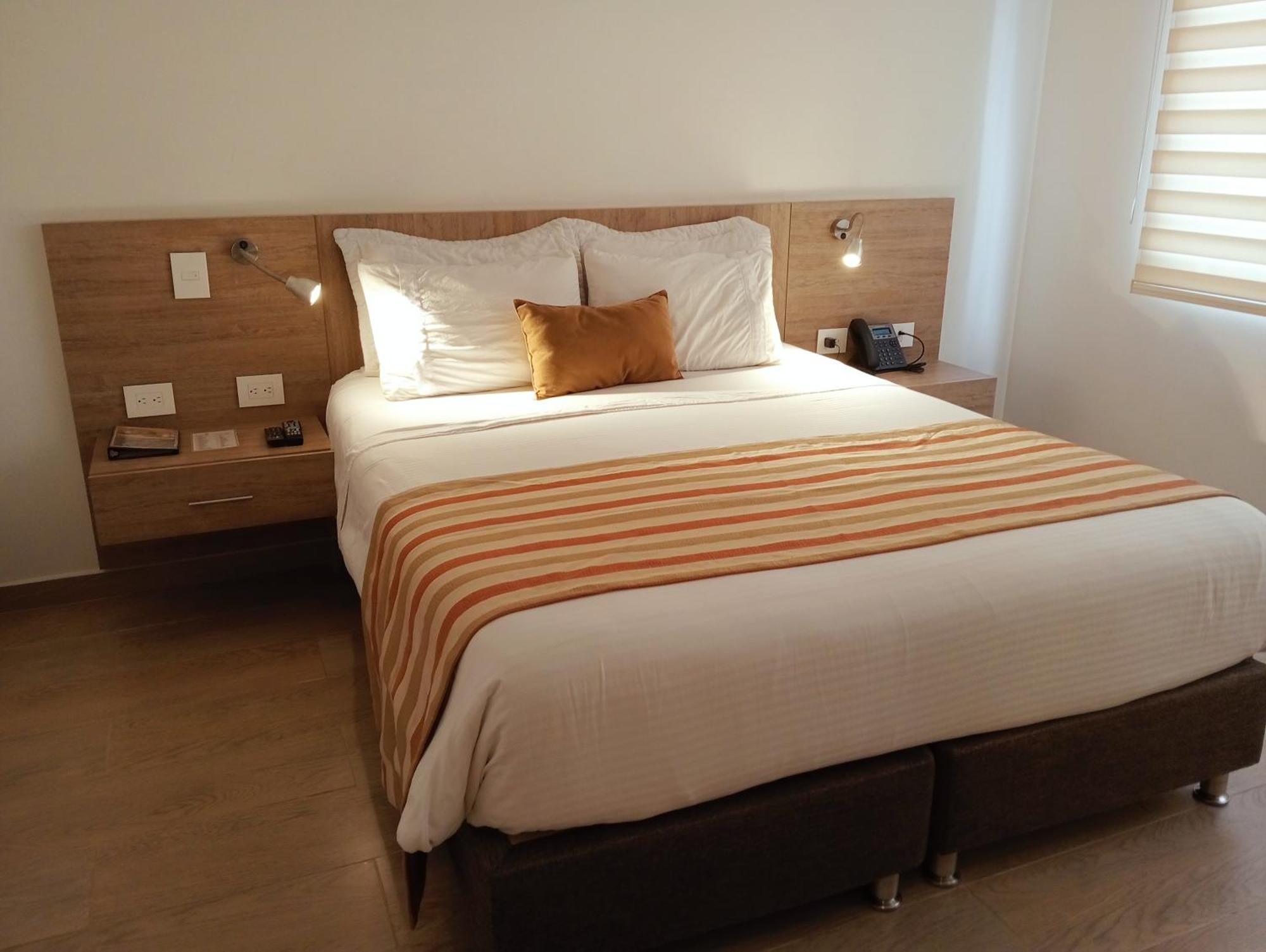 Hotel Lomas 10 Medellin By Dico Extérieur photo