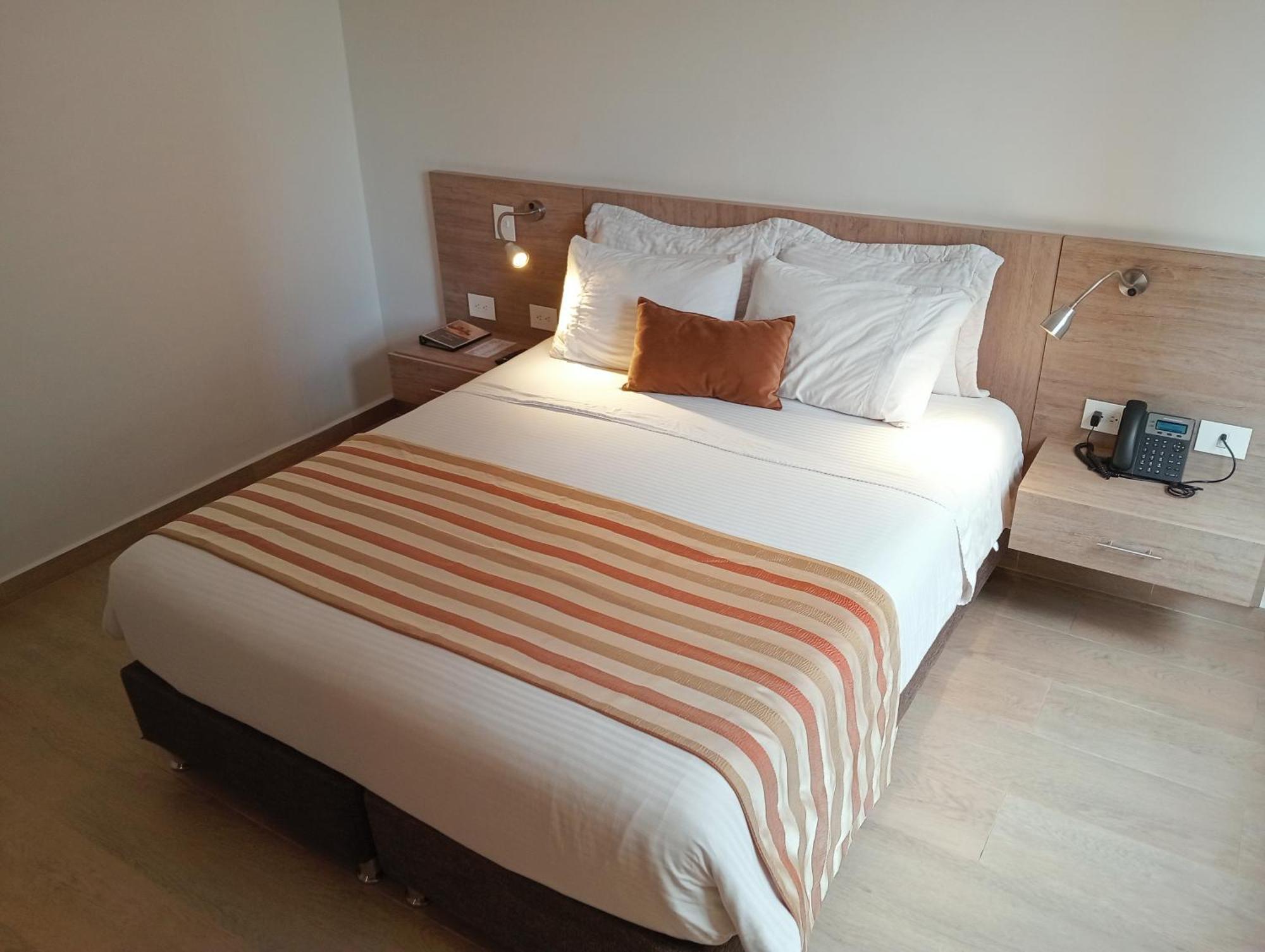 Hotel Lomas 10 Medellin By Dico Extérieur photo