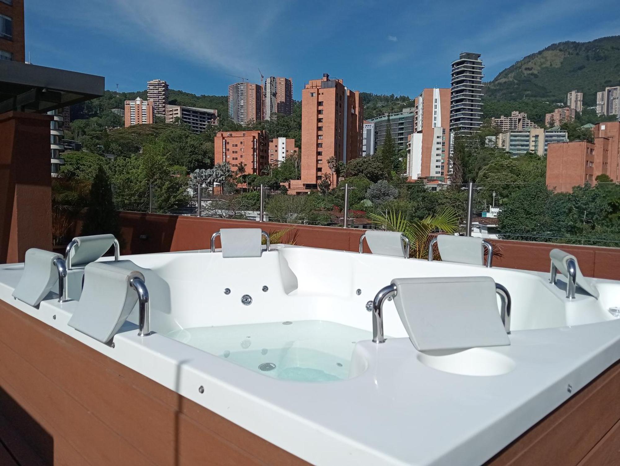 Hotel Lomas 10 Medellin By Dico Extérieur photo